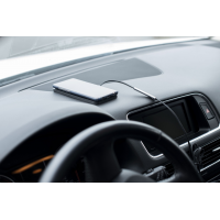 Силиконовый коврик с беспроводной зарядкой 15W Qinetiq Car Wireless Pad 