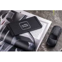 Силиконовый коврик с беспроводной зарядкой 15W Qinetiq Car Wireless Pad 
