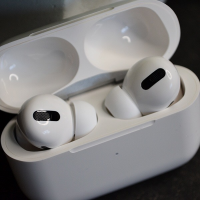 Наушники AirPods Pro White Wireless Charging Case GXCGN9HG1059