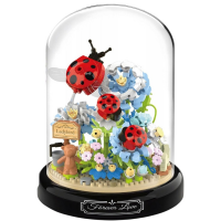 Конструктор «Букет цветов с божьими коровками под колбой», 596 деталей, 2283-P 