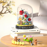 Конструктор «Божьи коровки на цветах», под куполом, 596 деталей, P2283